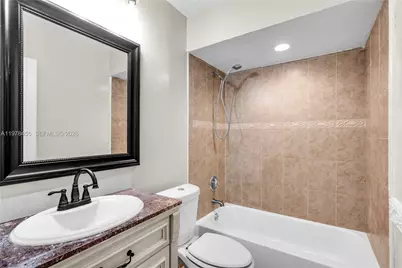 32 Wimbledon Lake Dr #221, Plantation, FL 33324 - Photo 17