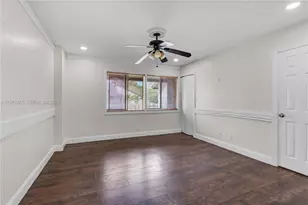 32 Wimbledon Lake Dr, Plantation, FL 33324 - Photo 23