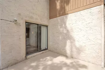 32 Wimbledon Lake Dr #221, Plantation, FL 33324 - Photo 31