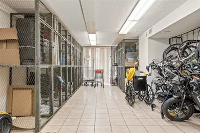 1000 Parkview Dr #115, Hallandale Beach, FL 33009 - Photo 25