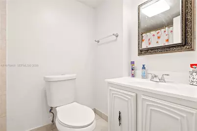 1000 Parkview Dr #115, Hallandale Beach, FL 33009 - Photo 9