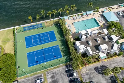 1000 Parkview Dr #115, Hallandale Beach, FL 33009 - Photo 3