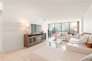 1000 Parkview Dr, Hallandale Beach, FL 33009 - Photo 3