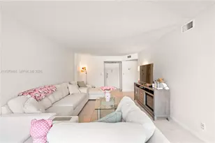 1000 Parkview Dr, Hallandale Beach, FL 33009 - Photo 5