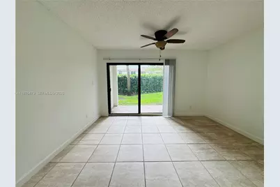 570 S Park Rd #13-6, Hollywood, FL 33021 - Photo 43