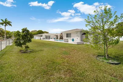 11012 SW 117th St, Miami, FL 33176 - Photo 13