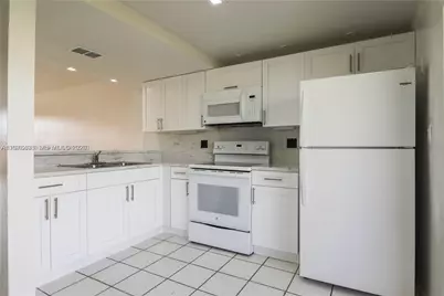 1279 W 51st Pl #B-13, Hialeah, FL 33012 - Photo 11