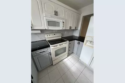 1165 W 38th Ter #35, Hialeah, FL 33012 - Photo 7