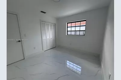 2682 W 70th Pl, Hialeah, FL 33016 - Photo 11