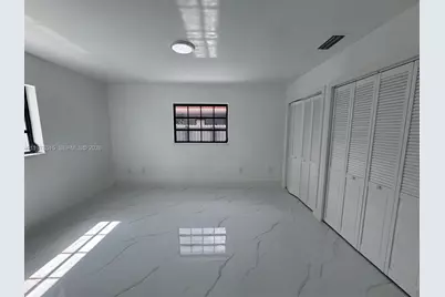 2682 W 70th Pl, Hialeah, FL 33016 - Photo 9