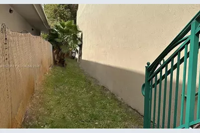 10200 NW 25th St #113, Doral, FL 33172 - Photo 23