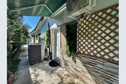 1140 N Douglas Rd, Pembroke Pines, FL 33024 - Photo 27