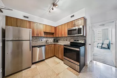 5101 Collins Ave #11T, Miami Beach, FL 33140 - Photo 7