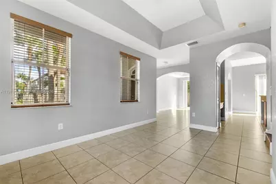 8338 NW 145th St, Miami Lakes, FL 33016 - Photo 15