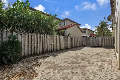 8338 NW 145th St, Miami Lakes, FL 33016 - Photo 29