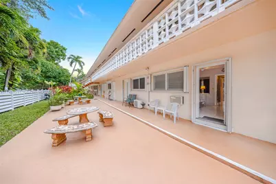 815 SW 10th Ter #6V, Hallandale Beach, FL 33009 - Photo 19