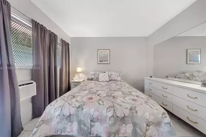 815 SW 10th Ter #6V, Hallandale Beach, FL 33009 - Photo 15