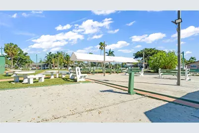 815 SW 10th Ter #6V, Hallandale Beach, FL 33009 - Photo 27