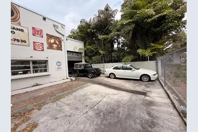 6340 Manor Ln, South Miami, FL 33143 - Photo 15