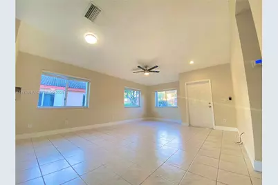 611 NW 208th Cir #611, Pembroke Pines, FL 33029 - Photo 3