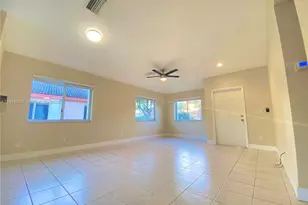 611 NW 208th Circle, Pembroke Pines, FL 33029 - Photo 3