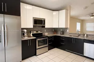 611 NW 208th Circle, Pembroke Pines, FL 33029 - Photo 1