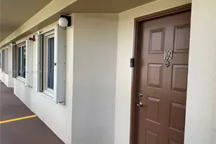 901 SW 141st Ave, Pembroke Pines, FL 33027 - Photo 5