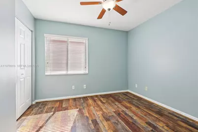 2142 NW 77th Ter, Pembroke Pines, FL 33024 - Photo 27