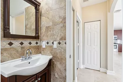 2142 NW 77th Ter, Pembroke Pines, FL 33024 - Photo 21