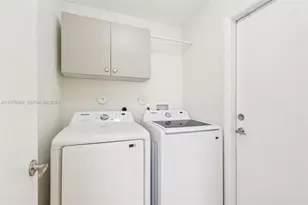 2142 NW 77th Terrace, Pembroke Pines, FL 33024 - Photo 23