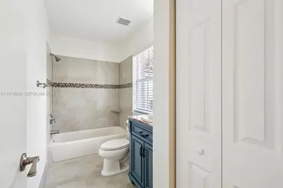 2142 NW 77th Ter, Pembroke Pines, FL 33024 - Photo 29