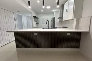 300 Berkley Rd, Hollywood, FL 33024 - Photo 15