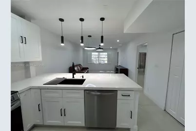 300 Berkley Rd #108, Hollywood, FL 33024 - Photo 11