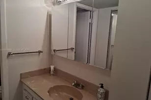 1100 St Charles Pl, Pembroke Pines, FL 33026 - Photo 11