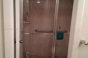 1100 St Charles Pl, Pembroke Pines, FL 33026 - Photo 13