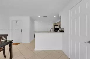 1418 Barcelona Way, Weston, FL 33327 - Photo 5