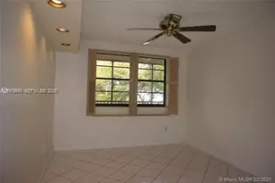 20860 San Simeon Way, Miami, FL 33179 - Photo 9
