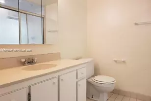 20860 San Simeon Way, Miami, FL 33179 - Photo 11