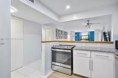 600 Parkview Dr #227, Hallandale Beach, FL 33009 - Photo 17