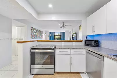 600 Parkview Dr #227, Hallandale Beach, FL 33009 - Photo 19