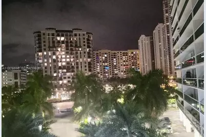 100 Bayview Dr #302, Sunny Isles Beach, FL 33160 - Photo 17