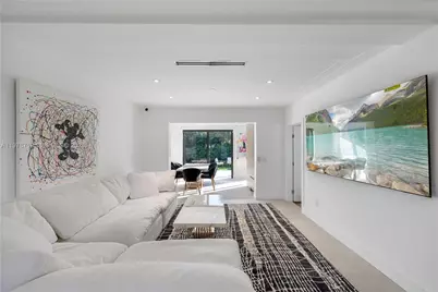 900 W 47th Ct, Miami Beach, FL 33140 - Photo 5