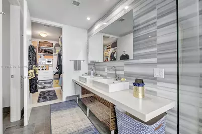 1100 Biscayne Blvd #4002, Miami, FL 33132 - Photo 25
