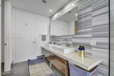 1100 Biscayne Blvd #4002, Miami, FL 33132 - Photo 23