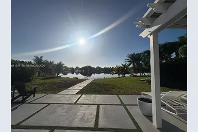 6890 Winged Foot Dr, Hialeah, FL 33015 - Photo 11