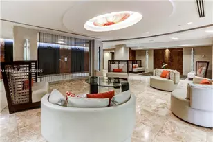 2555 Collins Ave, Miami Beach, FL 33140 - Photo 19