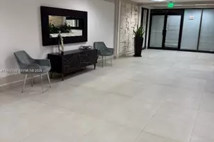 2555 Collins Ave, Miami Beach, FL 33140 - Photo 21