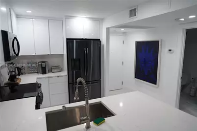 2301 Collins Ave #529, Miami Beach, FL 33139 - Photo 5