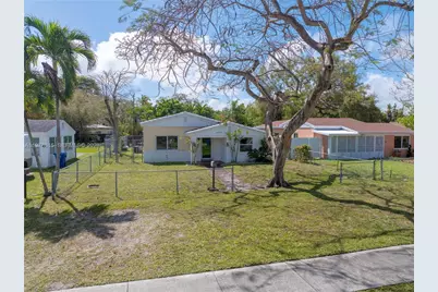 2048 NE 180th St, North Miami Beach, FL 33162 - Photo 1