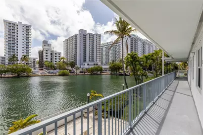 2445 Lake Pancoast Dr #J, Miami Beach, FL 33140 - Photo 13
